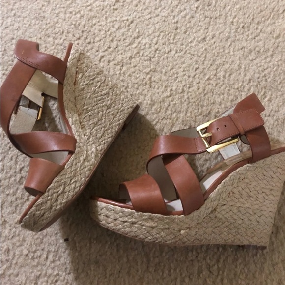 Michael Kors tan wedges size 7 - Picture 2 of 4